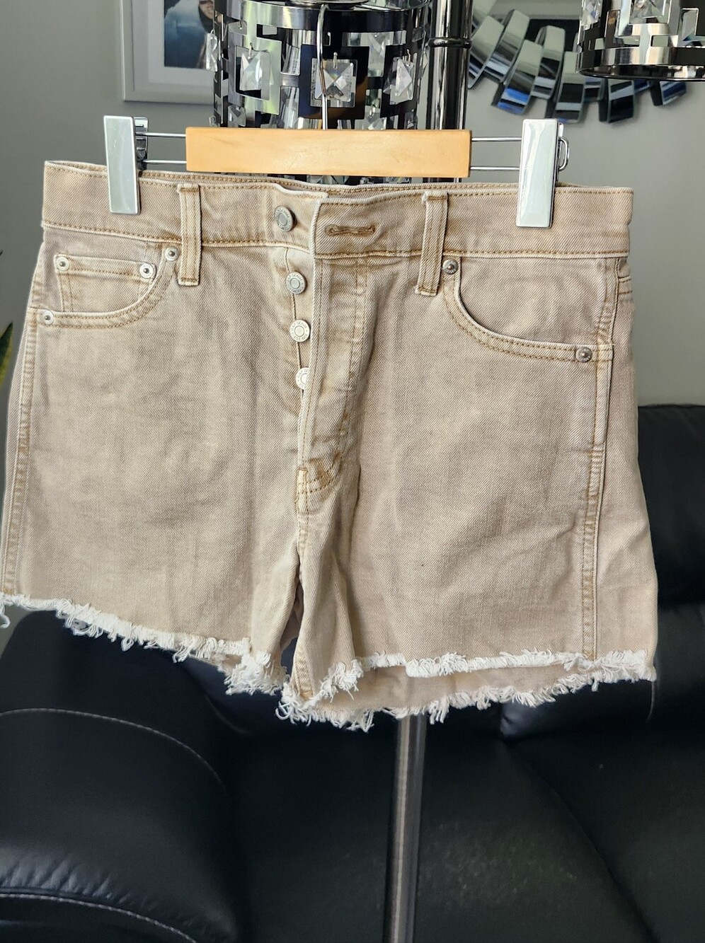 GAP High-Rise Frayed Hem Jean Shorts in Taupe